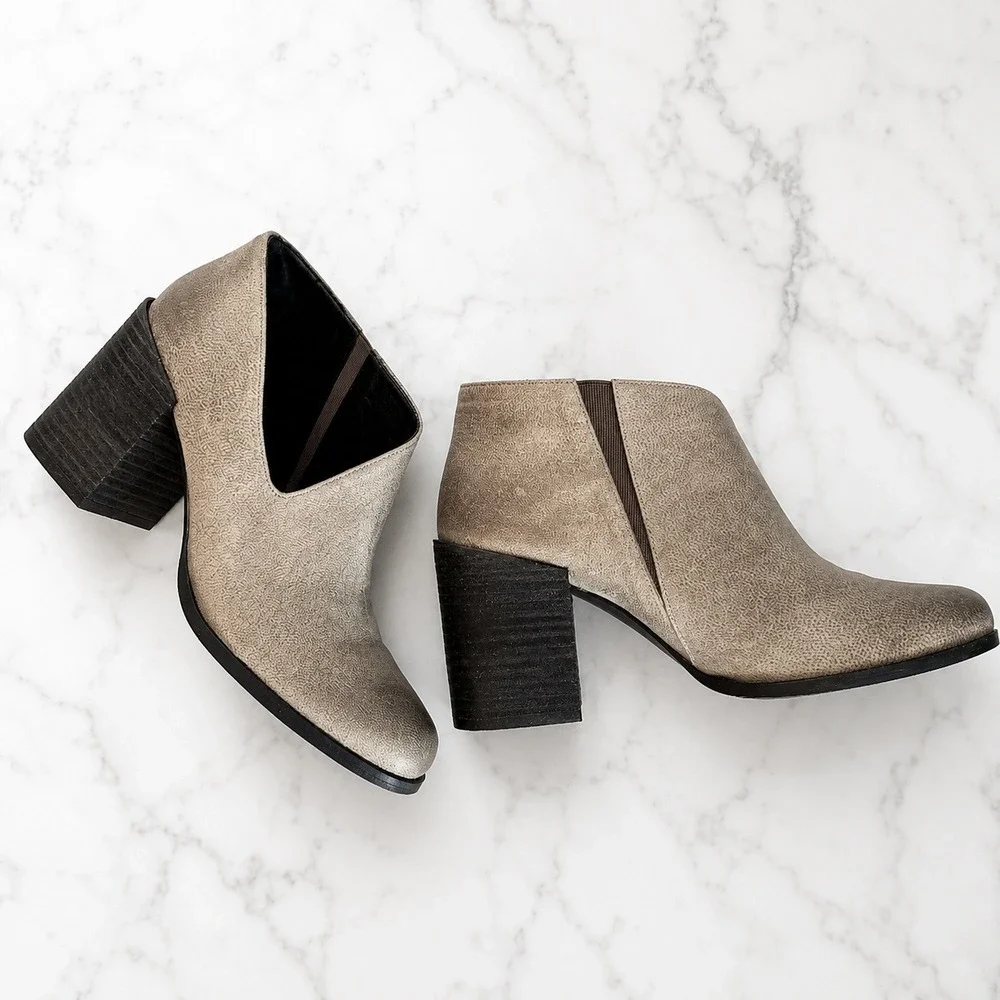Free People NEW Terrah Gray Taupe Leather Cut-out Chunky Heel Boot Size 38 8
